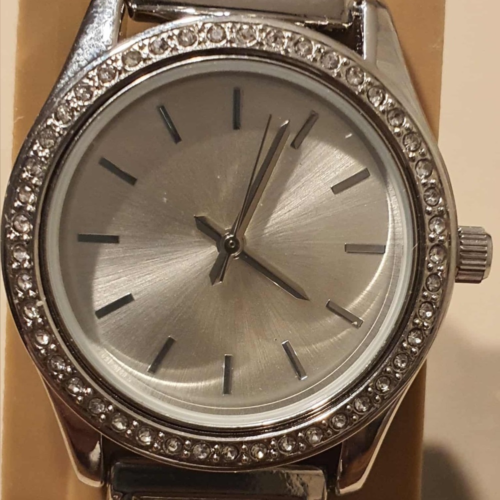 🦋10/$20🦋 FMDWW105 Silver Rhinestone Chain Link Women's Watch